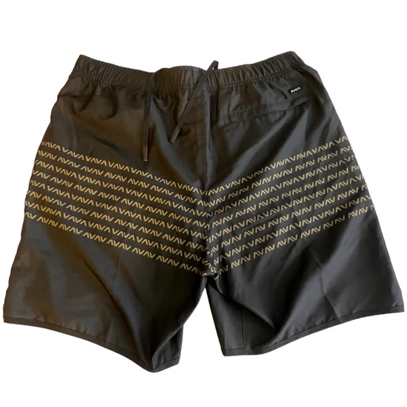 RVCA Black Short - Picture 4 of 4